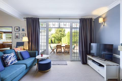 23 Blacksmiths Hill, South Croydon, CR2 9AZ