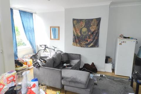 8 Talbot Mount, Leeds, LS4 2PF