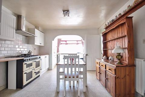 18 Bosworth Close, Woodsetton, Dudley, DY3 1BJ