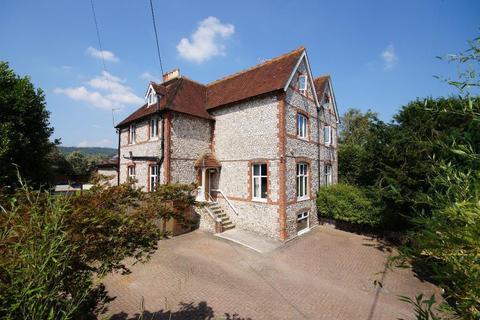 Elinbank Bramber Road, Steyning, BN44 3PB