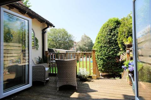 Elinbank Bramber Road, Steyning, BN44 3PB