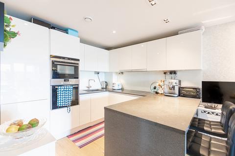 2 bedroom apartment for sale - Regatta Lane, Fulham Reach, London, W6