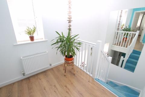 36 Carter Close, Hawkinge, Folkestone, CT18 7TS