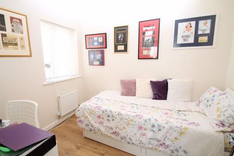 36 Carter Close, Hawkinge, Folkestone, CT18 7TS