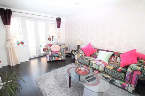 36 Carter Close, Hawkinge, Folkestone, CT18 7TS