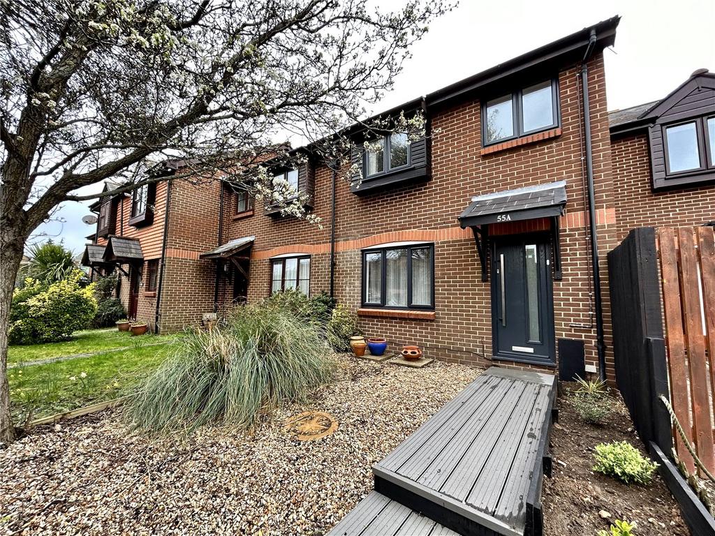 Lander Close, Baiter Park, Poole, BH15 3 bed terraced house £1,450