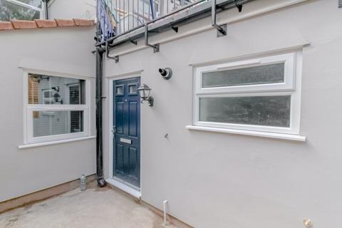 1 bedroom apartment to rent, Church Road, Redfield