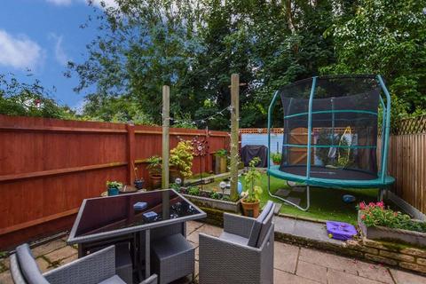 15 Bower Gardens, Salisbury, SP1 2RL