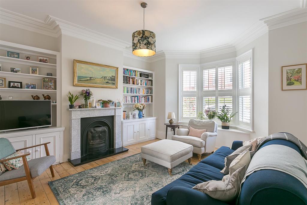 Wolveleigh Terrace, Gosforth... 4 bed terraced house £1,350 pcm (£312 pw)