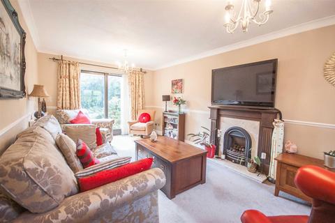 16 Palmers Croft, Chelmsford, CM2 6SR