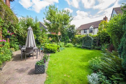 16 Palmers Croft, Chelmsford, CM2 6SR