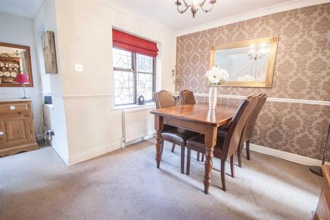 16 Palmers Croft, Chelmsford, CM2 6SR
