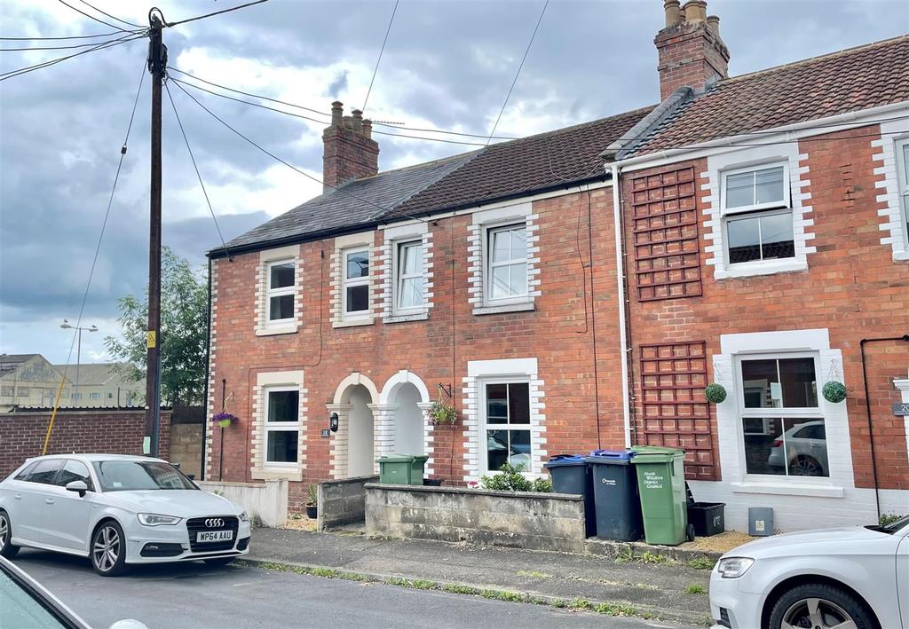 Hawthorn Road, Chippenham 2 bed terraced house