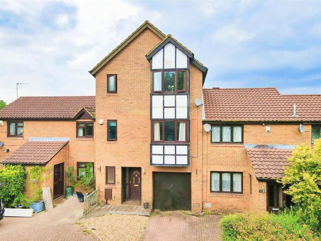 Culbertson Lane, Blue Bridge, Milton Keynes 4 bed terraced house £365,000