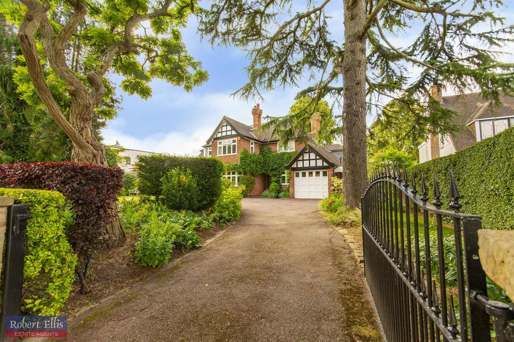 Hallams Lane, Chilwell, Nottingham 4 bed detached house £825,000