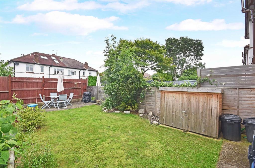 Fulwood Gardens, Twickenham 2 bed £475,000