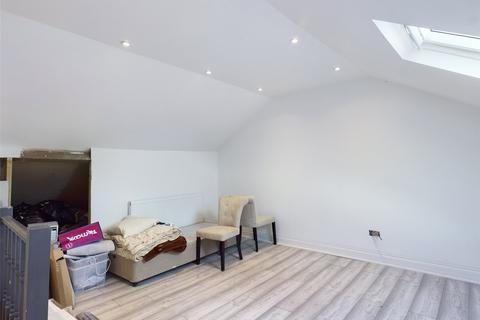 17 New Park Road, Ashford, TW15 1EG