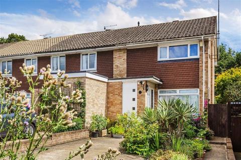 61 Home Park, Oxted, RH8 0JS