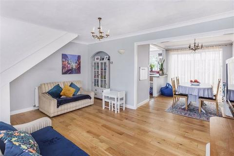 61 Home Park, Oxted, RH8 0JS
