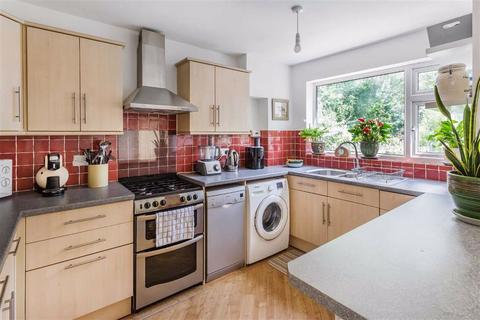 61 Home Park, Oxted, RH8 0JS