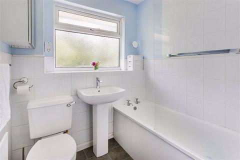 61 Home Park, Oxted, RH8 0JS