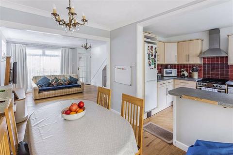 61 Home Park, Oxted, RH8 0JS