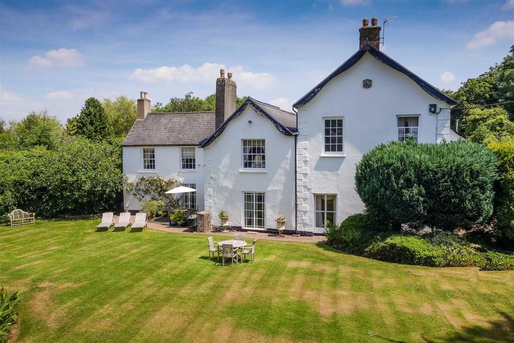 Kings Nympton 19 bed detached house £1,750,000