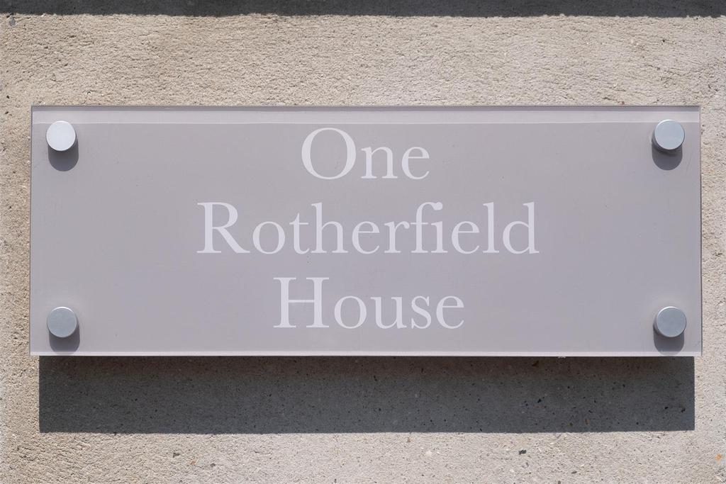 One Rotherfield House 0060.jpg