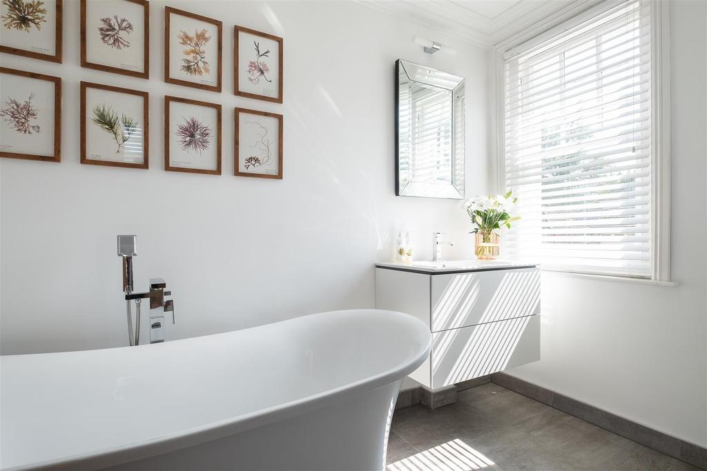 One Rotherfield House 061.jpg