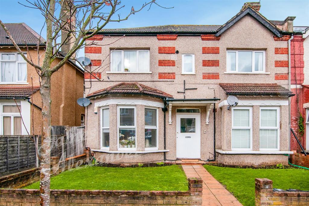 Beatrice Avenue, Norbury 1 bed apartment £240,000