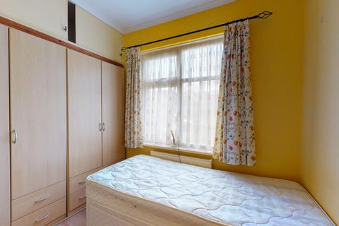 4 Coxes Avenue, Ramsgate, CT12 6SD