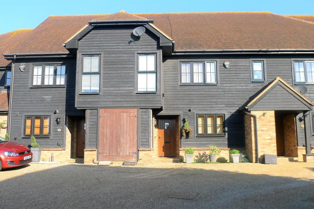 Russett Farm, Rainham 4 bed terraced house £375,000