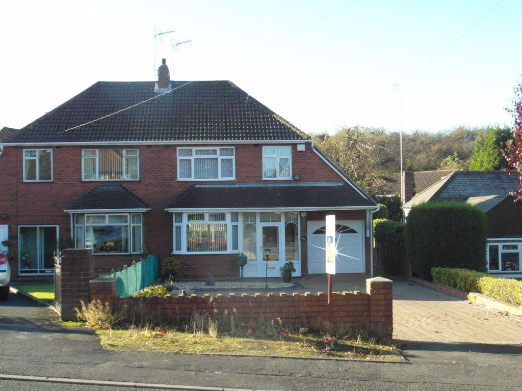 Himley Road, Gornal, Dudley 3 bed semidetached house £825 pcm (£190 pw)