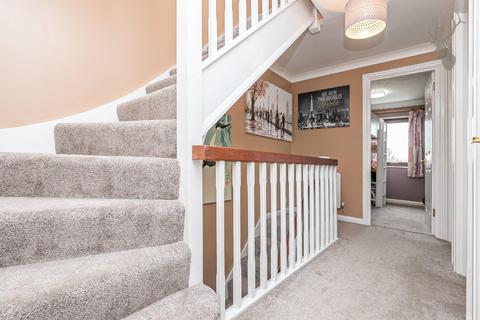 9 Green Close, Epping Green, Epping, CM16 6PS