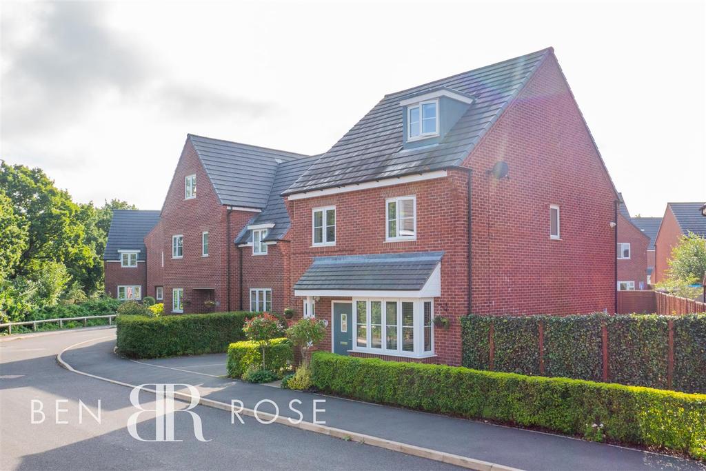 New Mill Street, Eccleston, Chorley 4 bed detached house £320,000