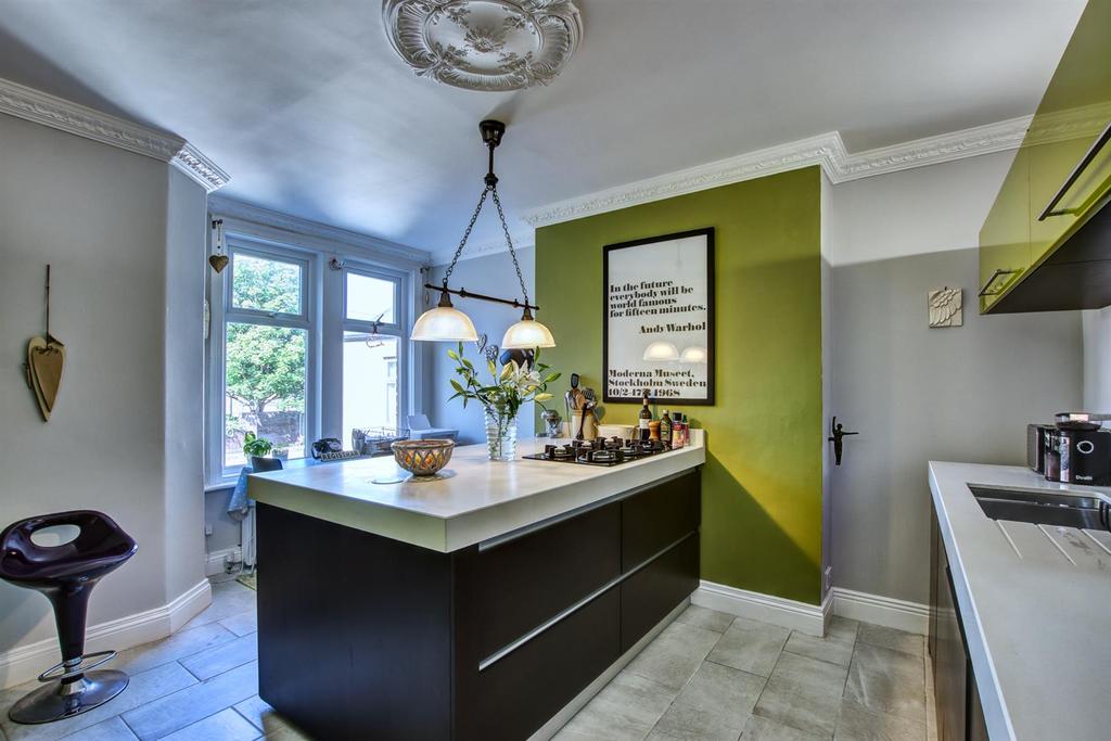 Windsor Crescent, Whitley Bay 4 bed £350,000