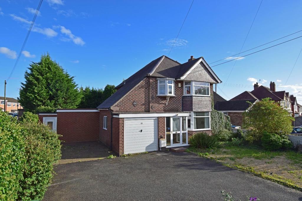 12 Woodrow Lane, Catshill... 3 bed detached house £300,000