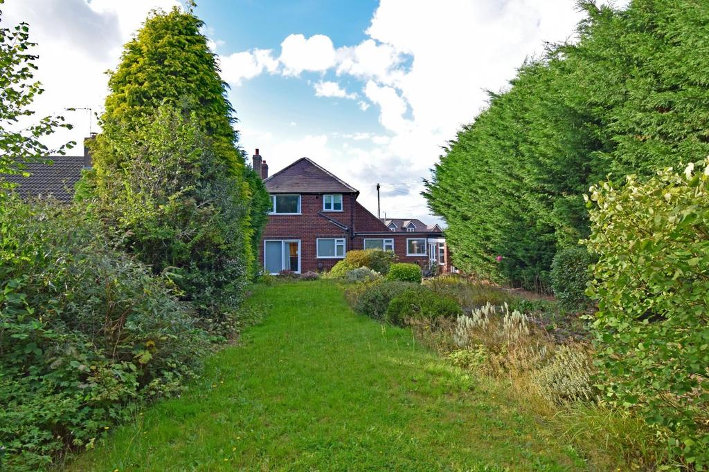12 Woodrow Lane, Catshill... 3 bed detached house £300,000