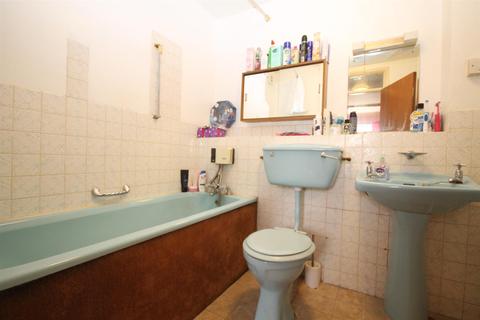 Flat 1, 19 Brambledown Road, Wallington, SM6 0TH