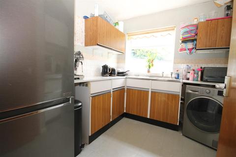 Flat 1, 19 Brambledown Road, Wallington, SM6 0TH