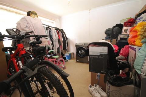 Flat 1, 19 Brambledown Road, Wallington, SM6 0TH