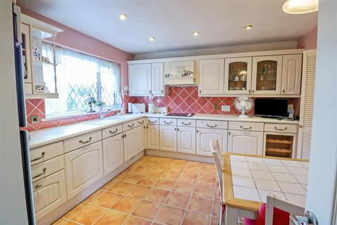 5 Red Willow, Harlow, CM19 5PA