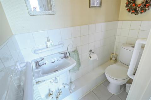 5 Red Willow, Harlow, CM19 5PA