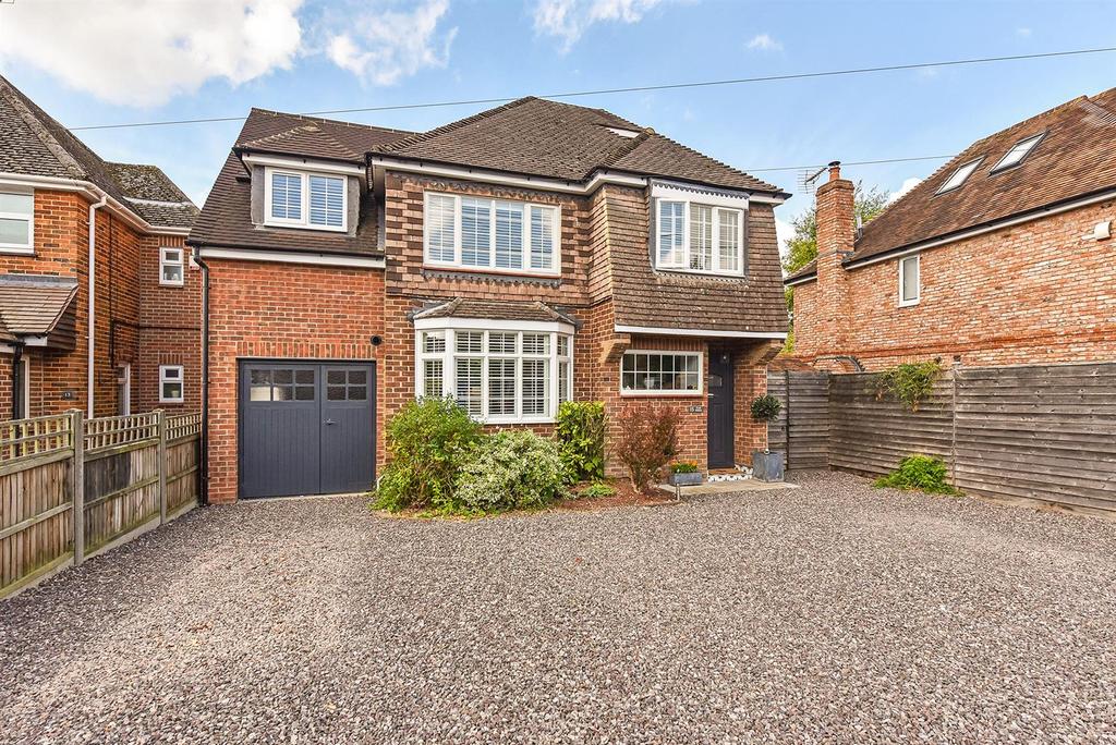 Croft Avenue, Andover 4 bed detached house £525,000