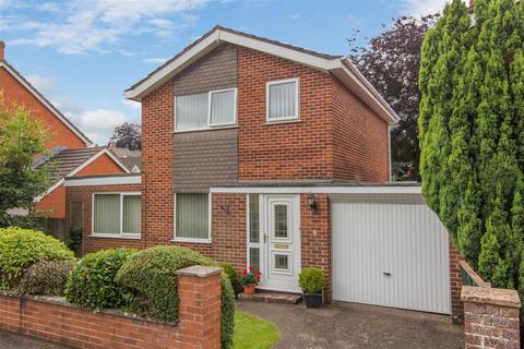 6 Dokkum Road, Crediton, EX17 3DJ