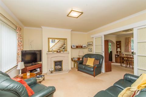 6 Dokkum Road, Crediton, EX17 3DJ