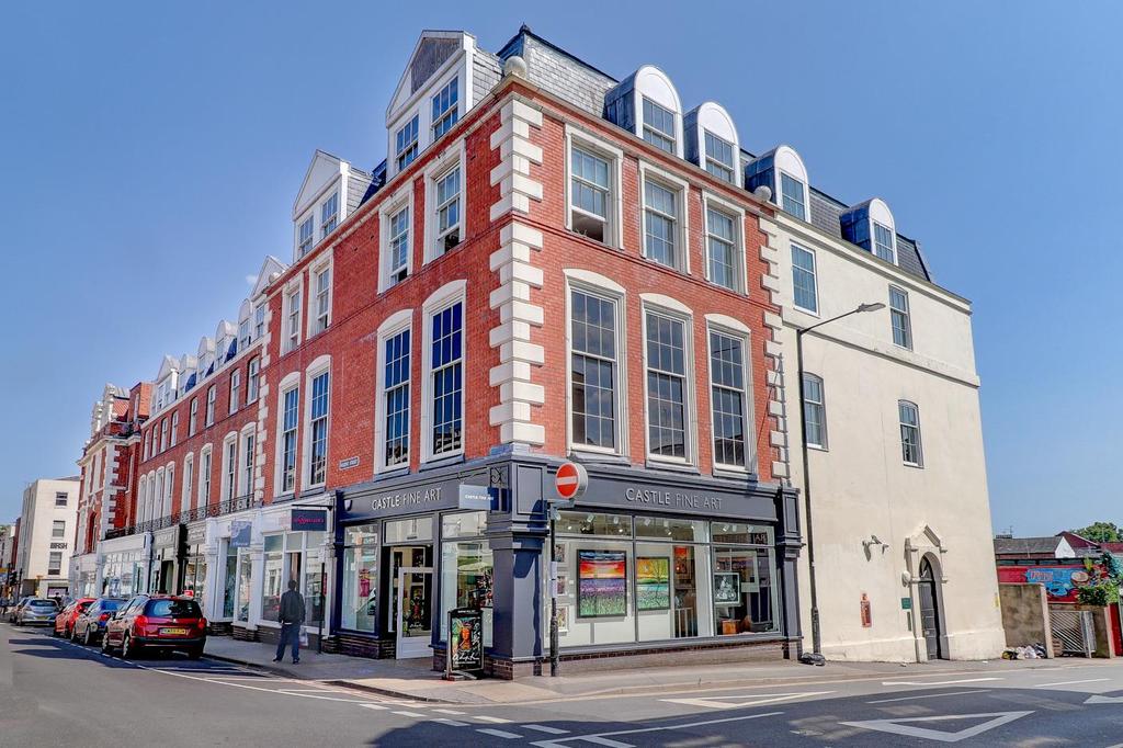 Bedford Street, Leamington Spa 2 bed flat £1,200 pcm (£277 pw)