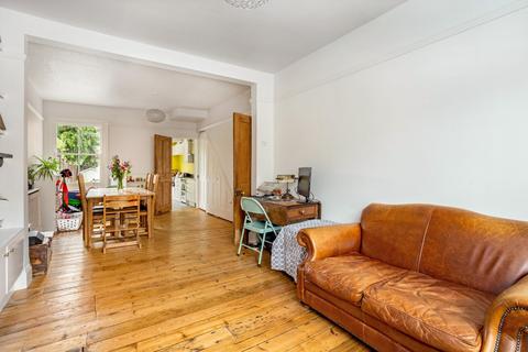 75 Victor Road, Windsor, SL4 3JS