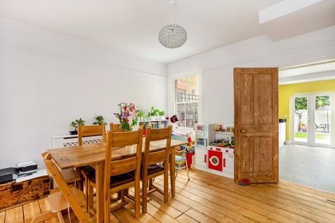 75 Victor Road, Windsor, SL4 3JS