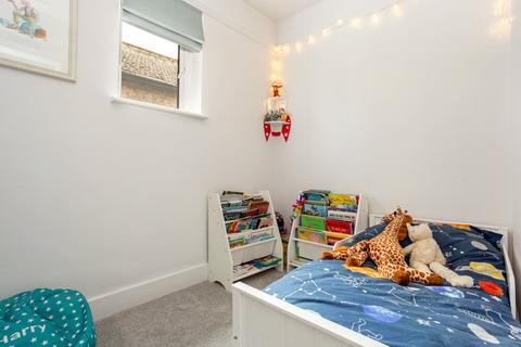 75 Victor Road, Windsor, SL4 3JS
